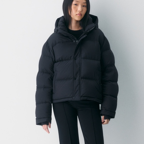 Aritzia Jackets & Blazers - Aritzia super puff shorty size M